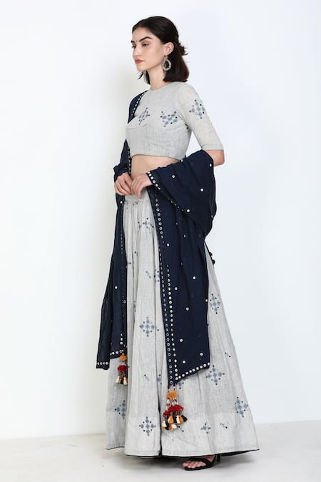 Buy_Zariya The Label_Blue Pure Cotton Thread And Mirror Round Embroidered Lehenga Set _Online_at_Aza_Fashions
