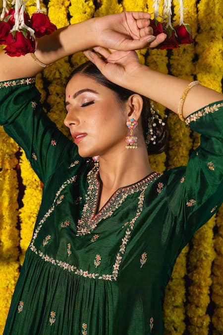Buy Label Niti Bothra Green Cupro V Neck Embroidered Kurta Palazzo Set Online at Aza Fashions Buy_Label Niti Bothra_Green Cupro V Neck Embroidered Kurta Palazzo Set _Online_at_Aza_Fashions