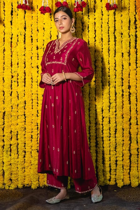 Label Niti Bothra Pink Cupro V Neck Embroidered Kurta Palazzo Set Online at Aza Fashions Label Niti Bothra_Pink Cupro V Neck Embroidered Kurta Palazzo Set _Online_at_Aza_Fashions