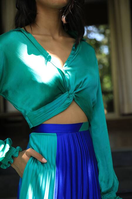 Shop_Zwaan_Blue Armani , Bemberg V Neck Colorblock Skirt Set_Online_at_Aza_Fashions