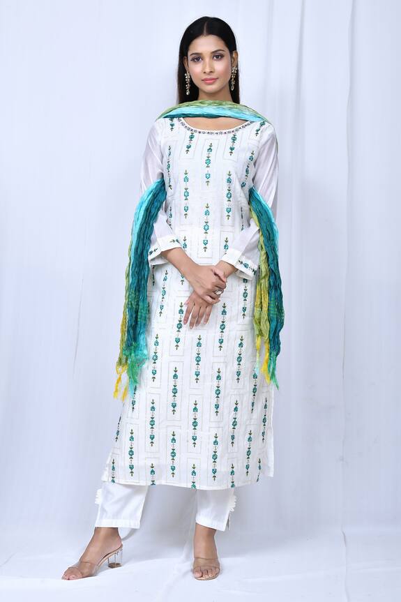 Adara Khan Floral Embroidered Kurta Set