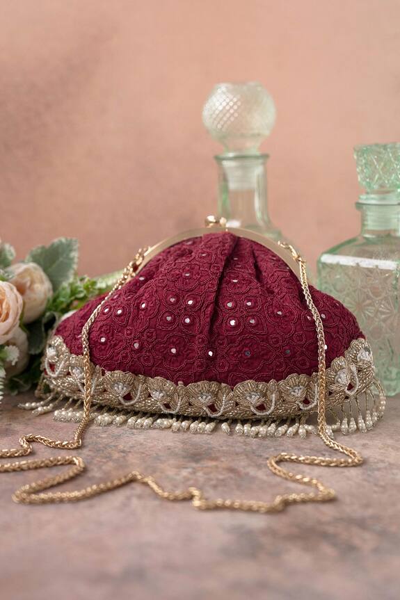 Amyra Monroe Vintage Embroidered Purse