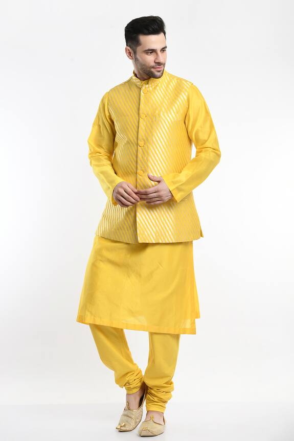 Samant Chauhan Diagonal Line Pattern Bundi & Kurta Set