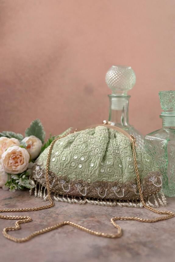 Amyra Monroe Embroidered Vintage Purse