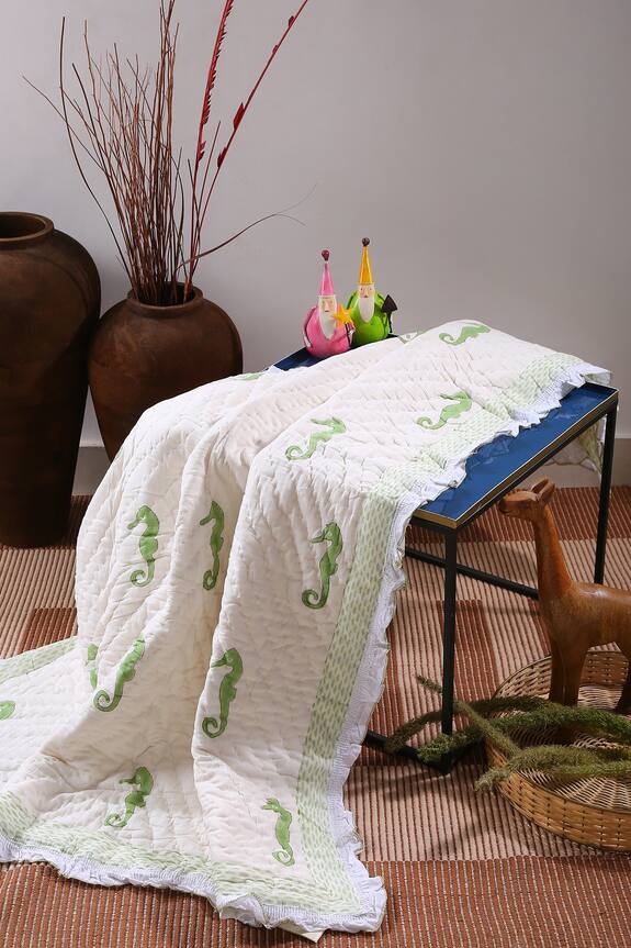 Amoli Concepts Sea Horse Print Quilt