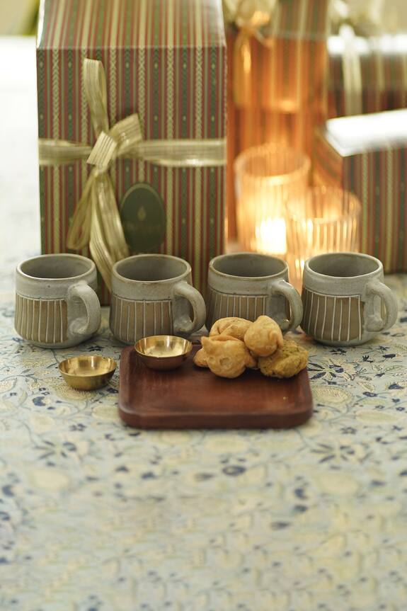 COURTYARD Mandava Tea & Snack Gift Set