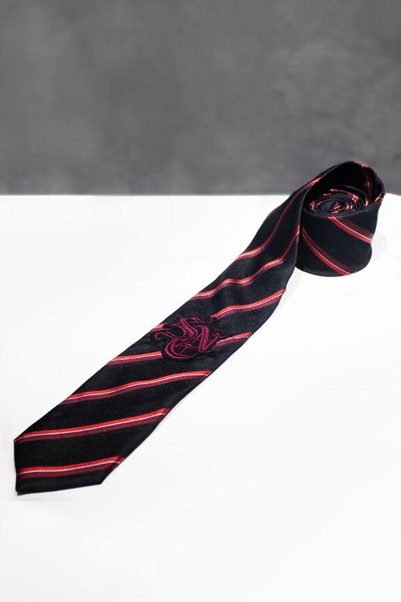S&N by Shantnu Nikhil Silk Striped & Crest Pattern Tie
