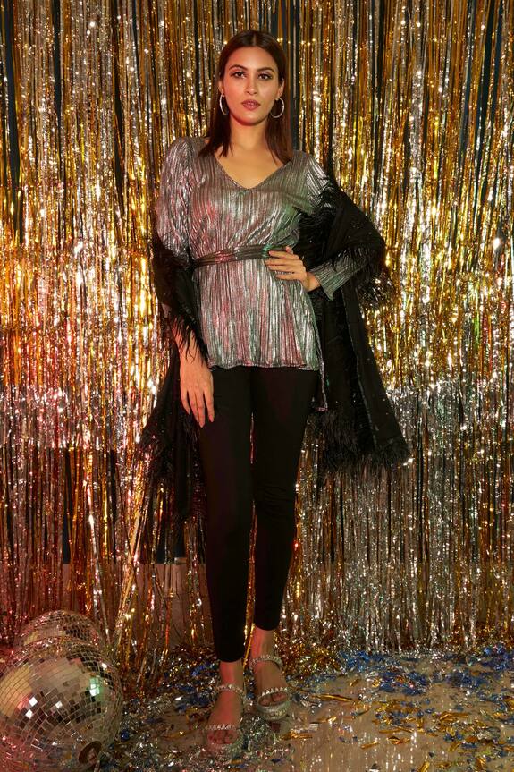 Tasuvure Vitaly V Neck Metallic Top