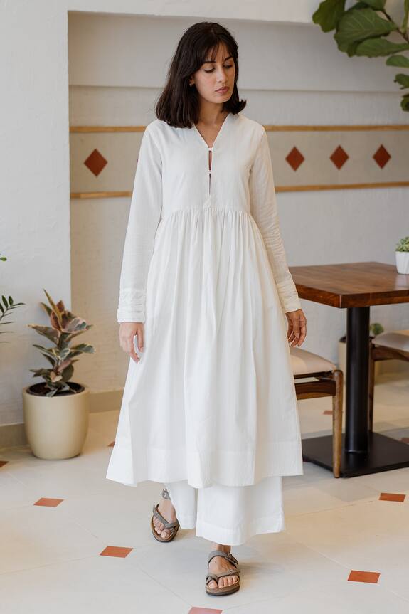 Vanaras Amari Stripe Pattern Anarkali