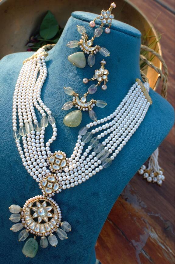 Heer-House Of Jewellery Ardh Tara Embellished Pendant Necklace