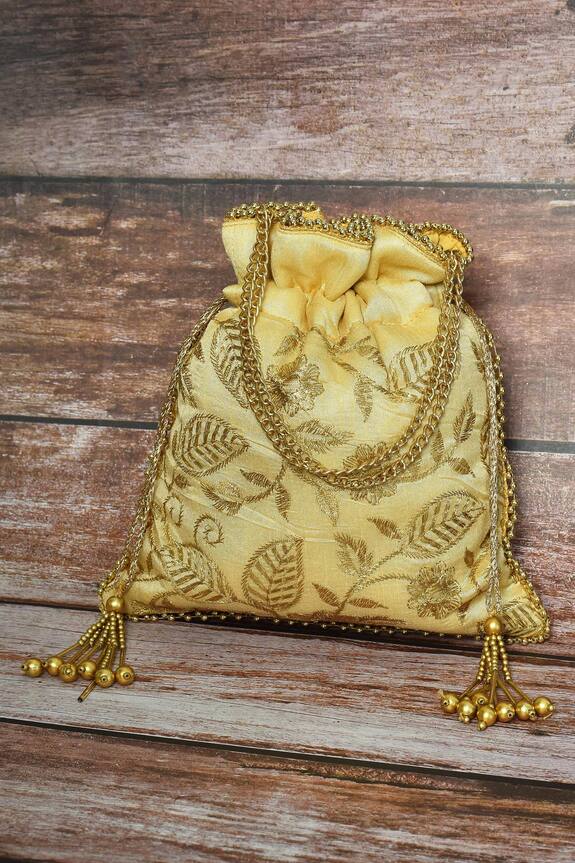 Nayaab by Aleezeh Floral Dhaga Embroidered Potli Bag