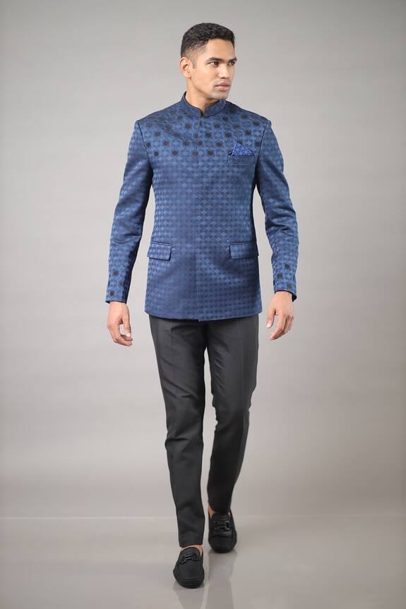 Para Honeycomb Embroidered Bandhgala & Pant Set