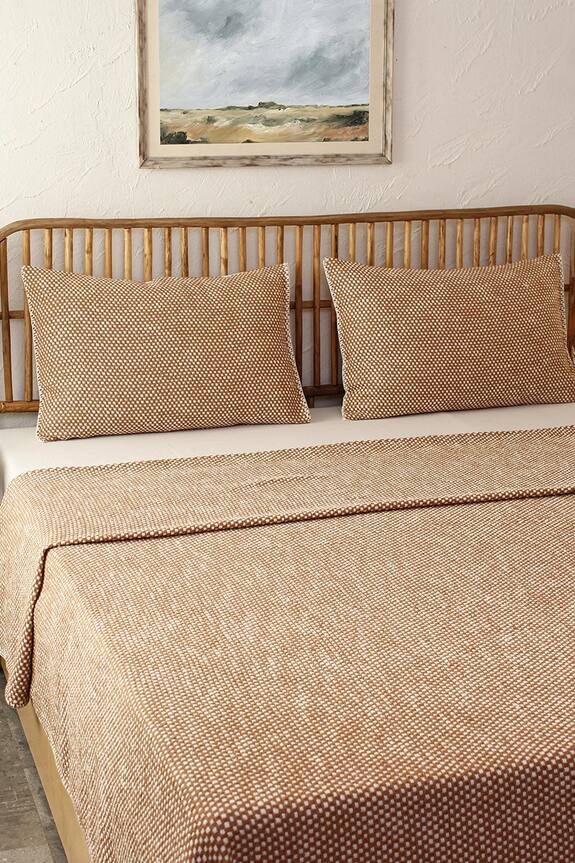 House This Vindhya Textured Pattern Bedcover