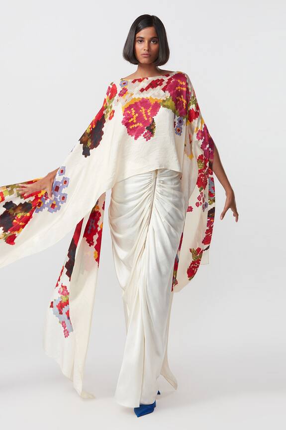 Saaksha & Kinni Printed Kaftan Cape