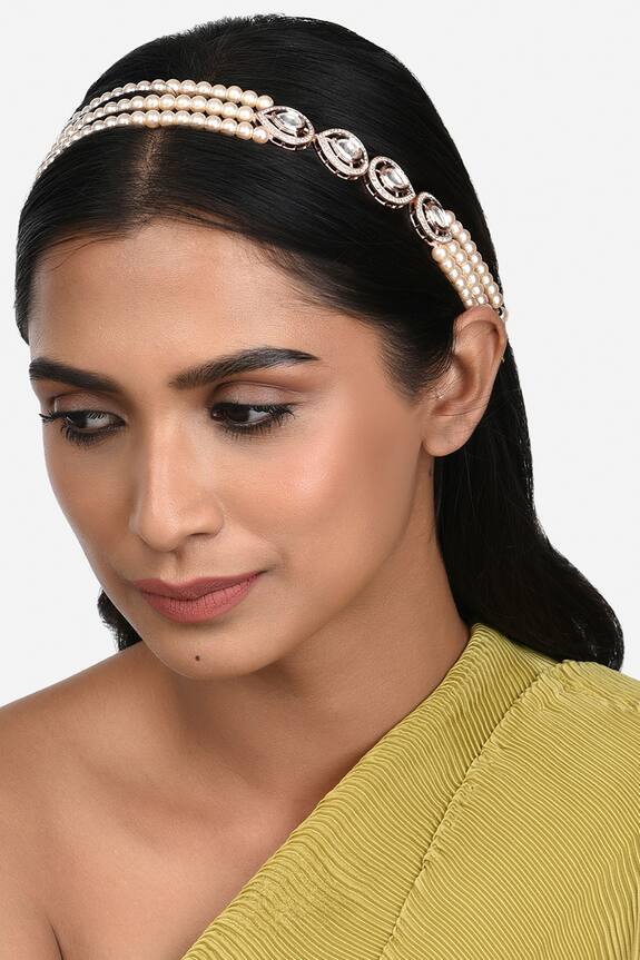 Ahaanya Pearl Embellished Mathapatti