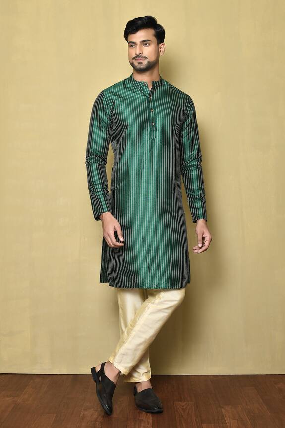 Naintara Bajaj Mandarin Collar Kurta