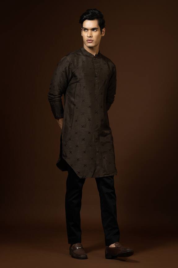 Paarsh French Knot Embroidered Kurta Set
