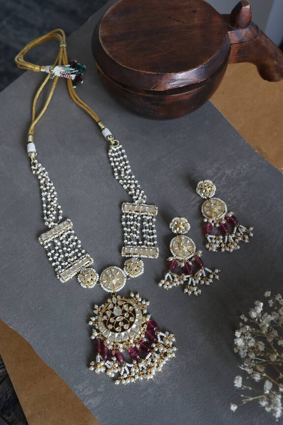 Paisley Pop Ernesha Kundan Embellished Pendant Necklace Set