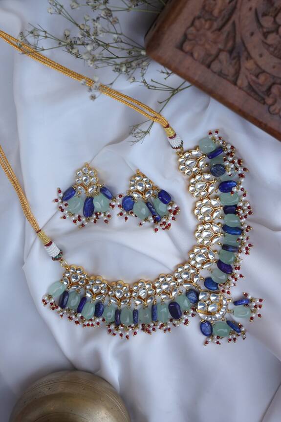 Paisley Pop Mandavi Kundan Floral Shape Choker Set