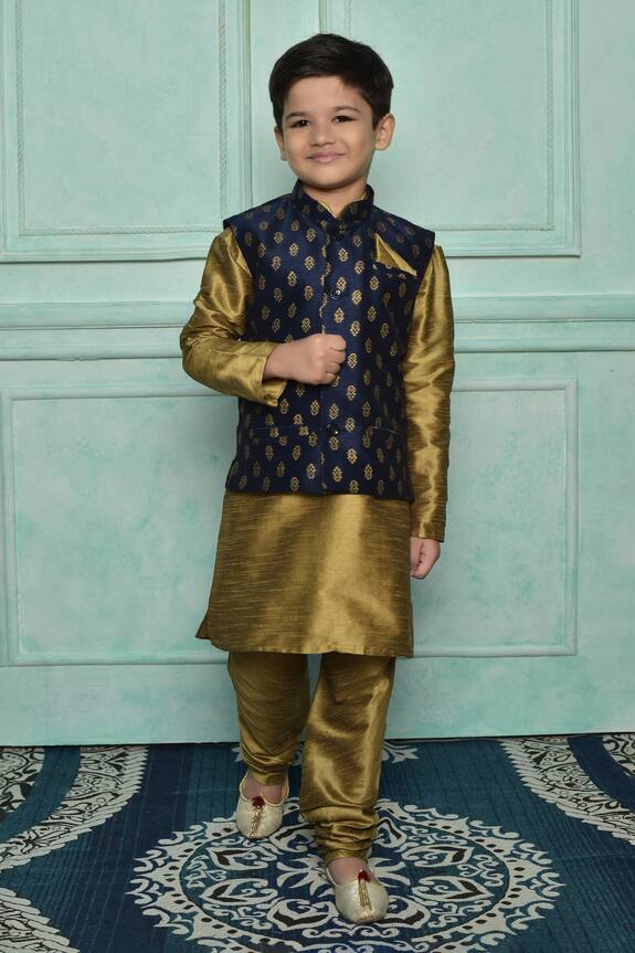 Banana Bee Geometric Woven Bundi