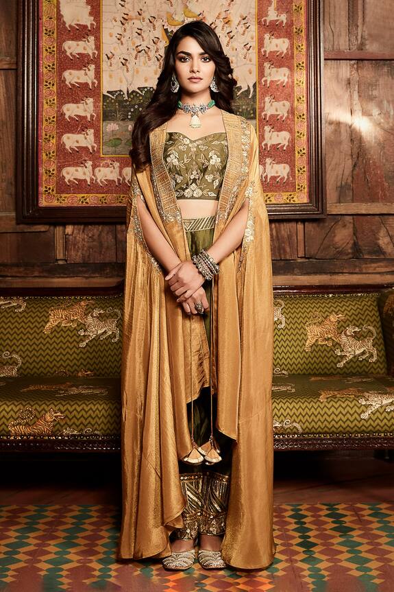 Matsya Floral Embroidered Cape & Pant Set