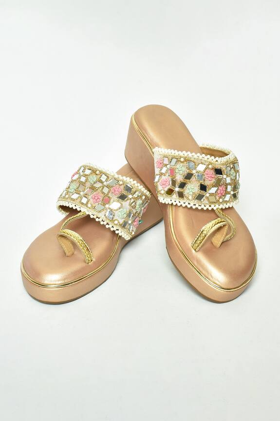 Nayaab by Aleezeh Mirror Embellished Kolhapuri Wedges