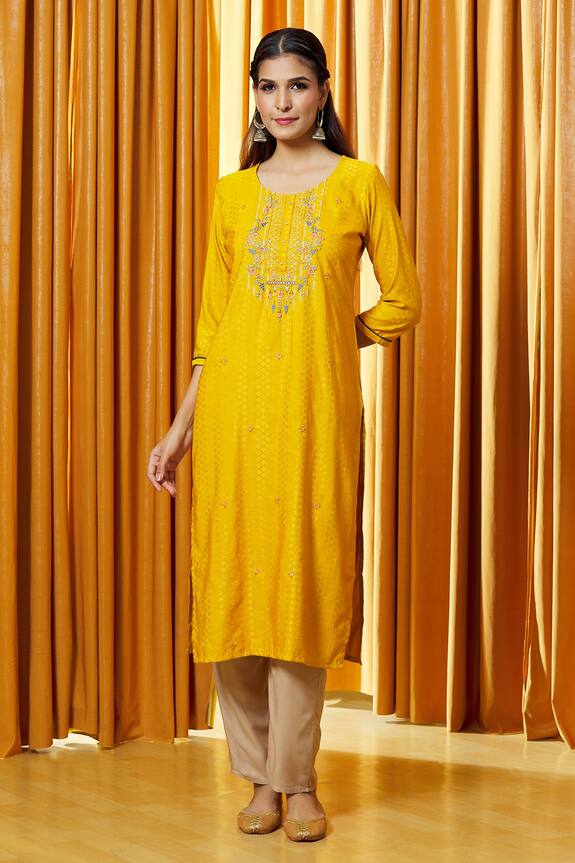 Naintara Bajaj Embellished Placket Kurta