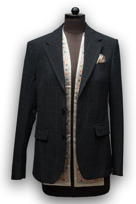 Rabani & Rakha Floret Mandala Print Neck Stole & Pocket Square Gift Box - Set of 2
