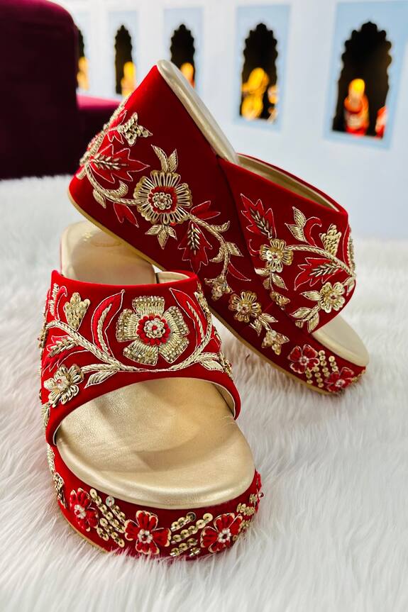 Rajasthani Stuff Panca Palaash Embroidered Wedges