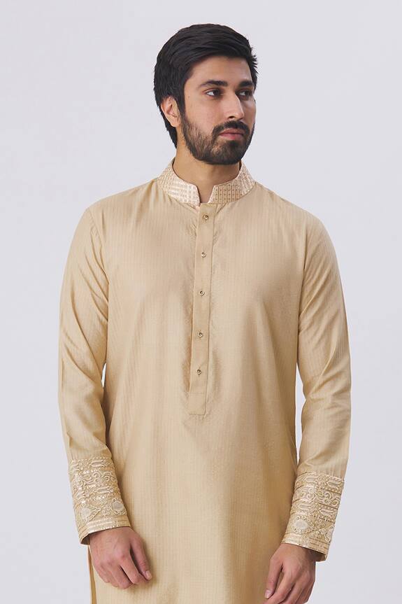 Kunal Anil Tanna Textured Kurta & Pant Set