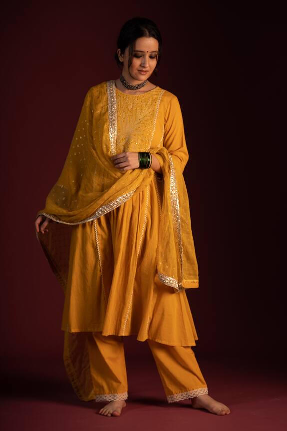 Pants and Pajamas Brahspati Foil Print Dupatta