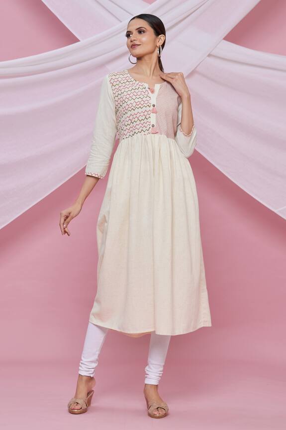 Nazaakat by Samara Singh Geometric Print Gathered Kurta