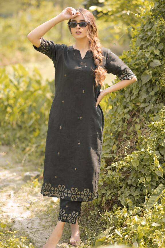 Vaani Beswal Chrome Zari Work Kurta & Pant Set