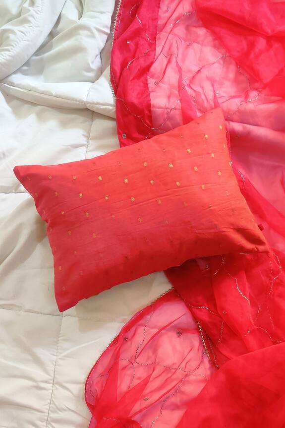 Raffinee Zari Dots Cushion Cover