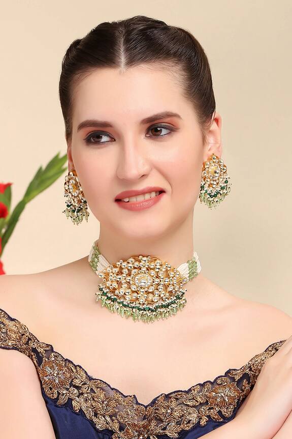 Auraa Trends Kundan Studded Choker Set