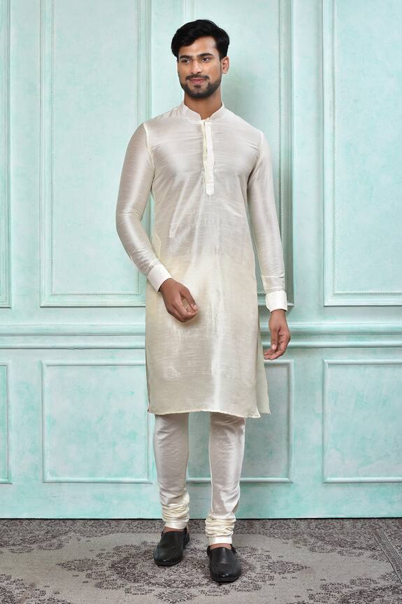 Adara Khan Solid Kurta