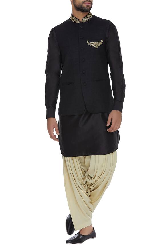 Aqube by Amber Jute silk embroidered bundi