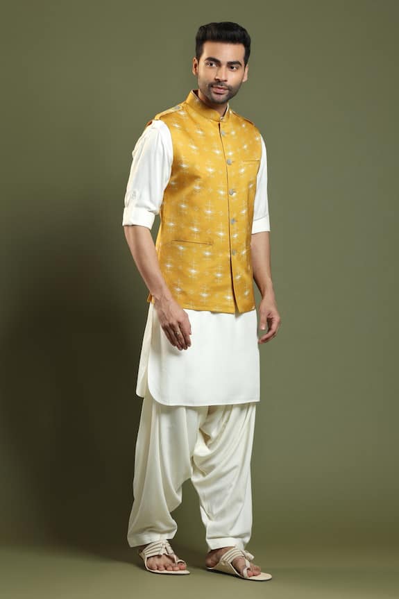 Kora By Nilesh Mitesh Bandhani Print Bundi & Kurta Set
