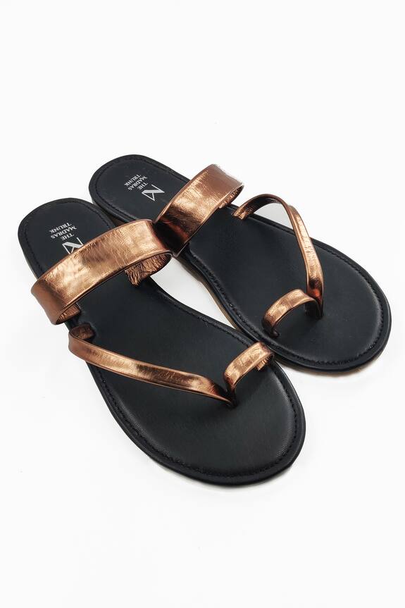The Madras Trunk Comet Flat Sandals
