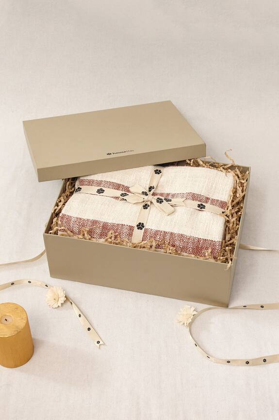 House This Bunai Throw Gift Box