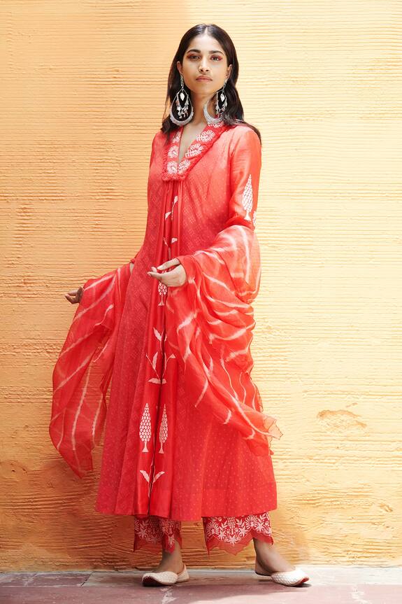 Amrita Thakur Chanderi Panelled Kurta Set