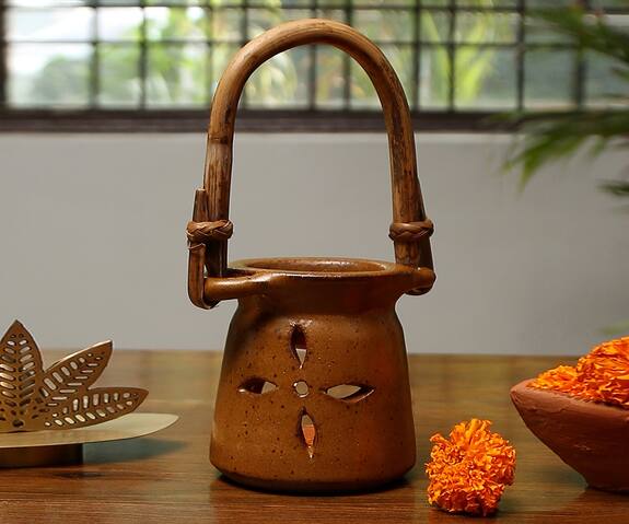 Nakshikathaa - Homeware Handcrafted Diffuser With Cane Handle