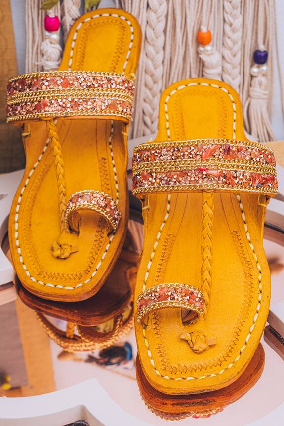 NR by Nidhi Rathi Stone Studded Kolhapuris