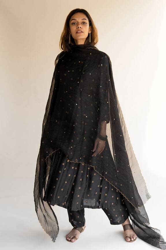 Nirjara Sitara Embroidered Dupatta