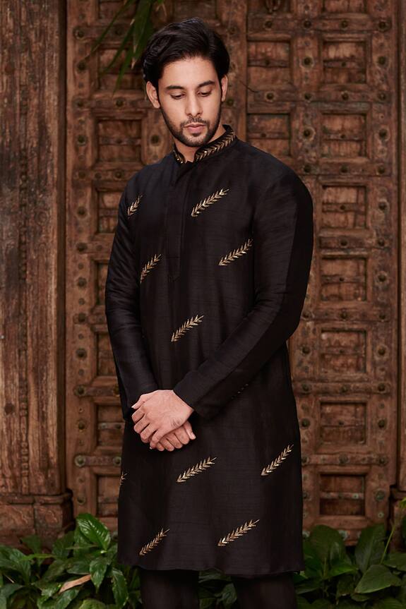 Prathyusha Garimella Embroidered Kurta Set