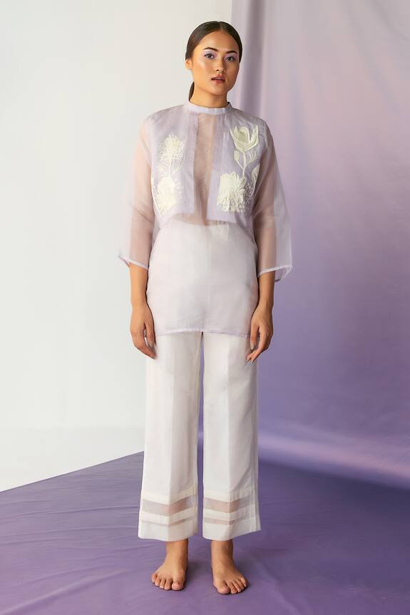 FEBo6 Floral Embroidered Top
