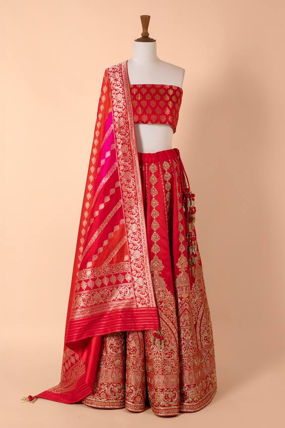 Ekaya Handwoven Lehenga With Unstitched Blouse Fabric