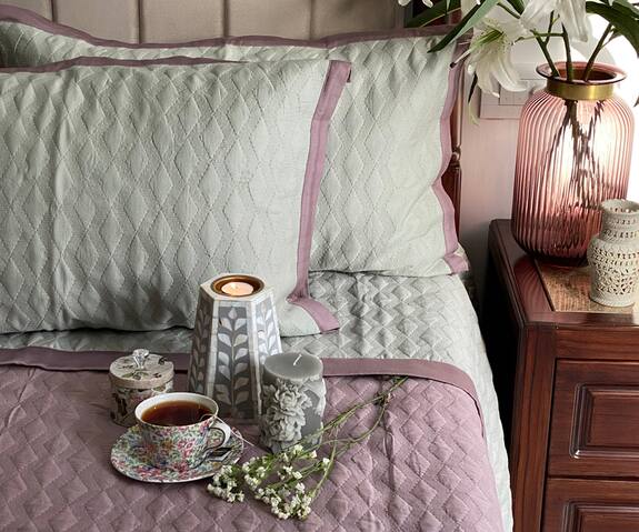 Sadyaska Quilted Reversible Bedsheet Set