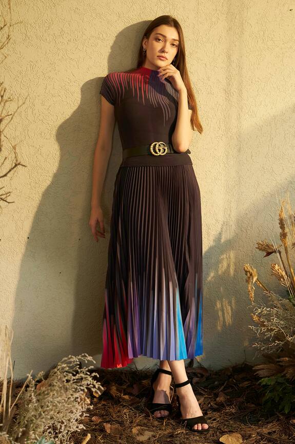 Tasuvure Aster Accordian Top & Skirt Set