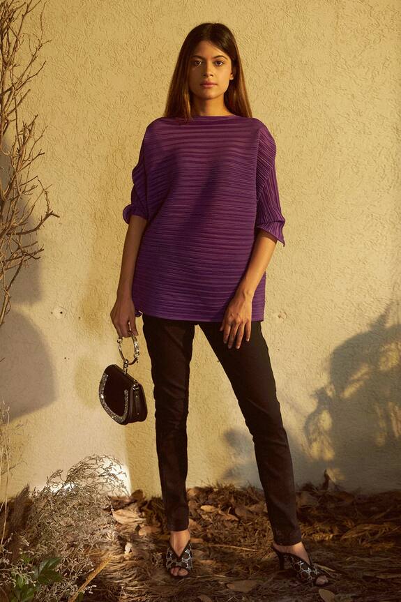 Tasuvure Ruffle Sleeve Top